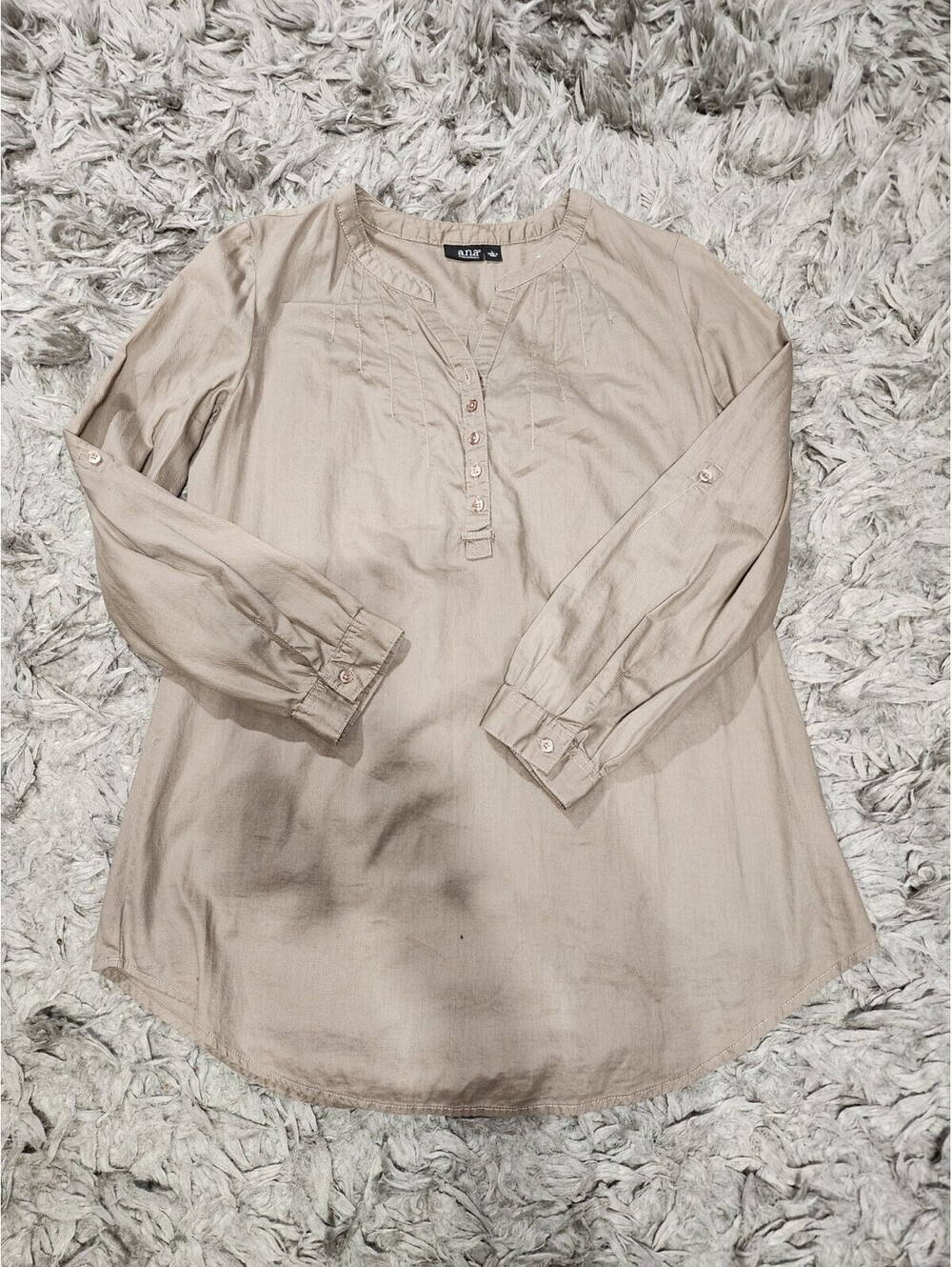 a.n.a Beige Button Front Pleated Long Sleeve V-Neck Cotton Blouse Women's Size